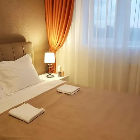 Elias Central Apartment - 2 Bedrooms & Free Parking Oradea Exterior photo